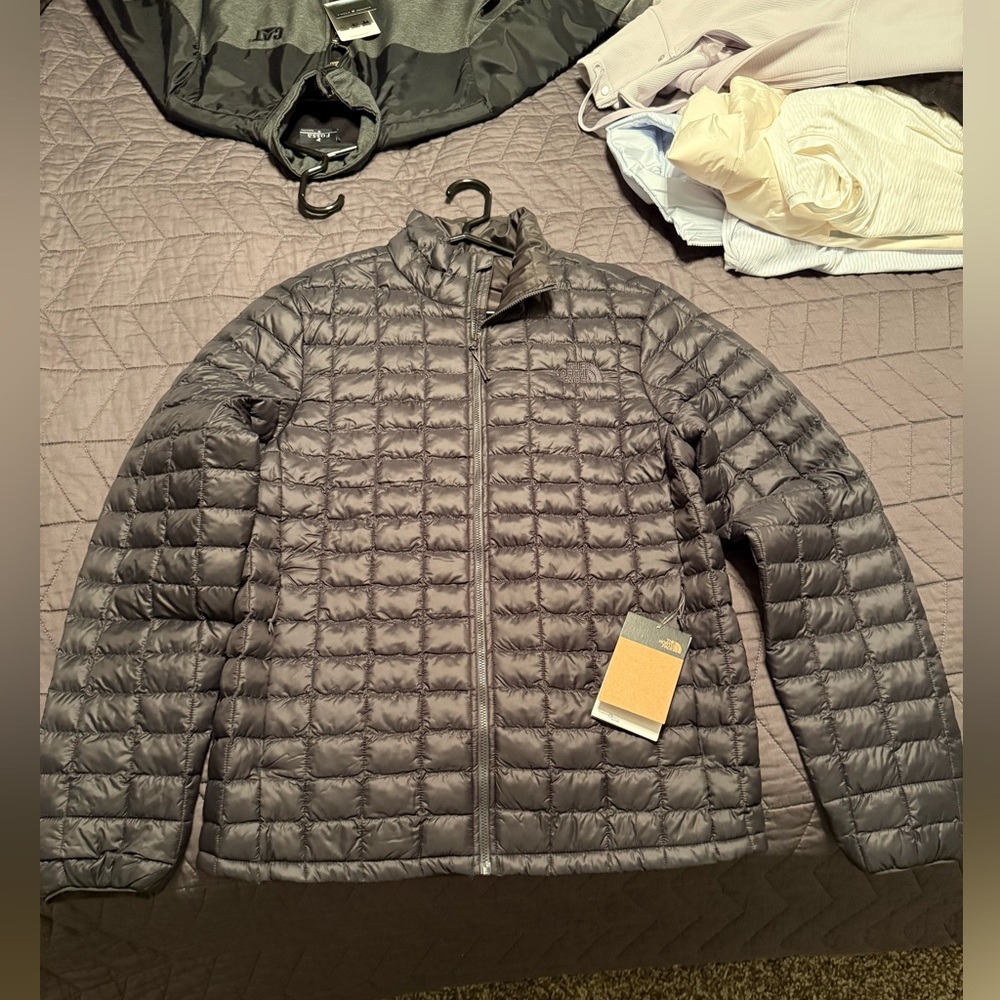The North Face Thermoball Eco Asphalt Grey Men’s Medium Jacket